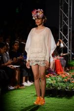 Model walk the ramp for Pero Show on wills day 1 on 8th Oct 2014